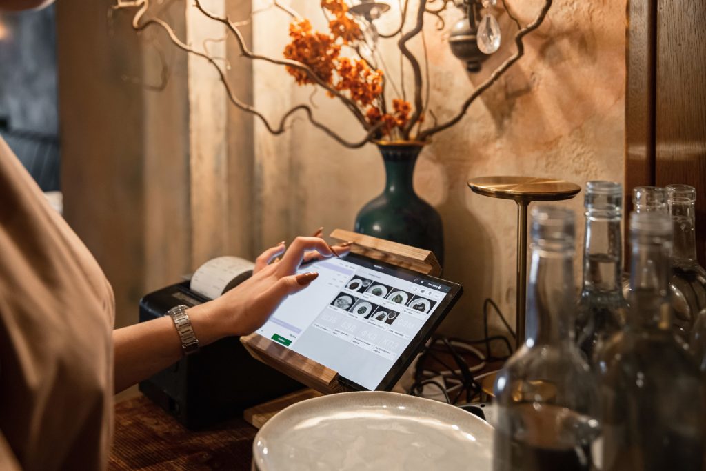 QR-меню, чайові та AI у ресторанах: як технології змінюють роботу закладів зображення 2