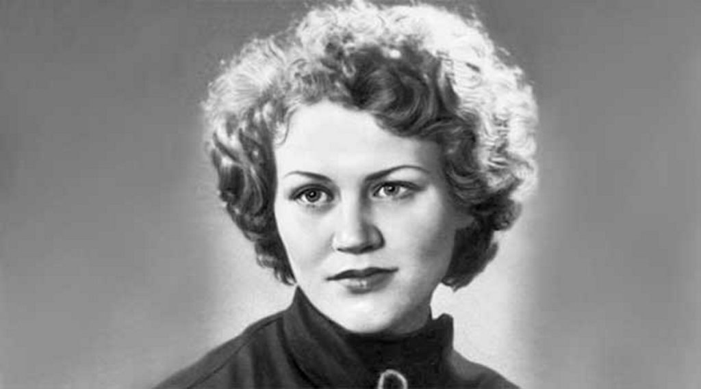 Ліна Костенко Біографія: життєвий шлях, творчість і особисте життя